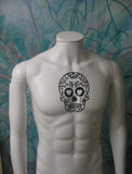 Miete Schaufensterpuppe männlich weiss abstrakt mit Totenkopf (Deckel weiss) (1 Ex.)