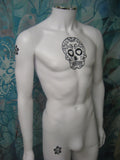 Miete Schaufensterpuppe männlich weiss abstrakt mit Totenkopf (Deckel chrom) (1 Ex.)